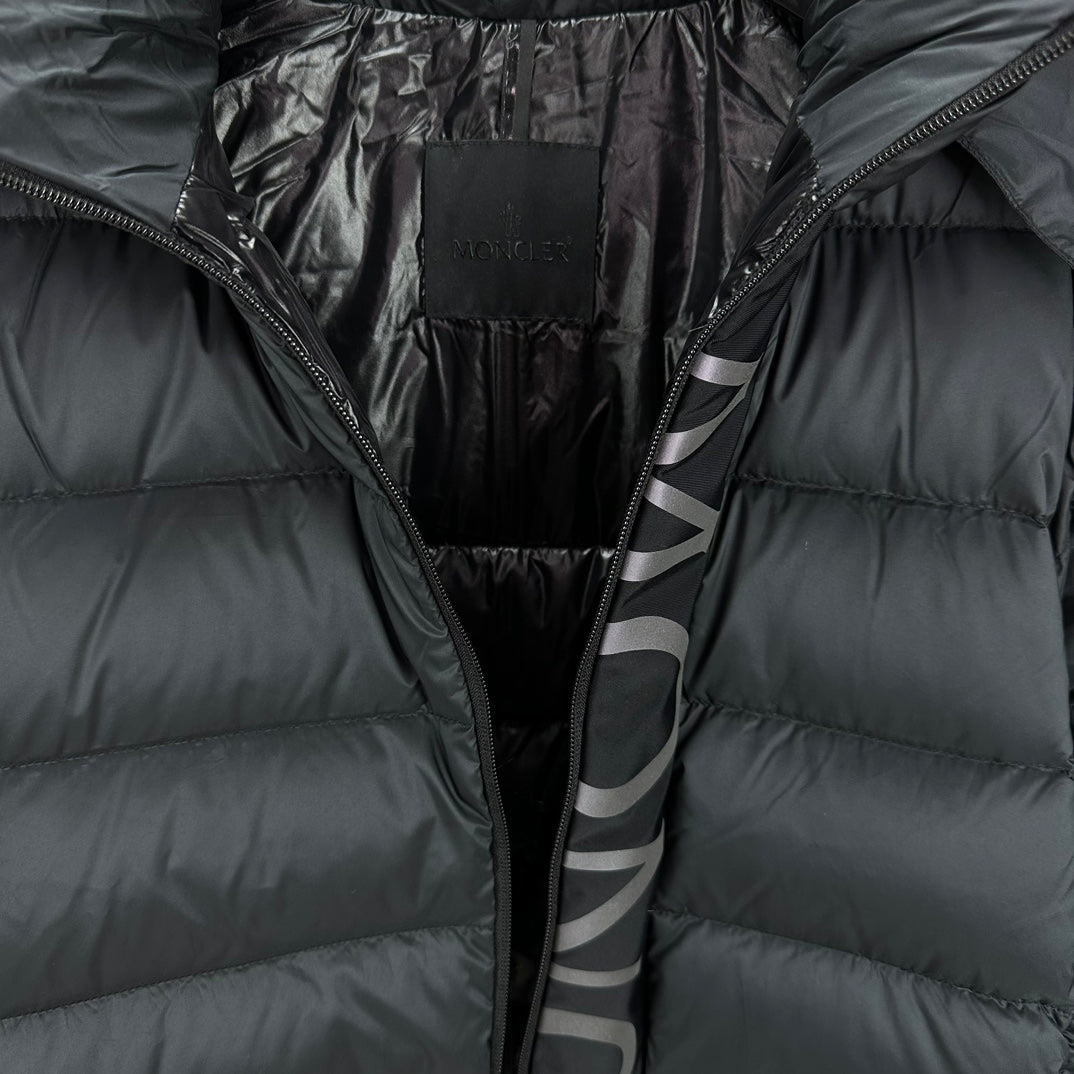 Moncler Down Feather Coat Long Sleeved For Men #1262656