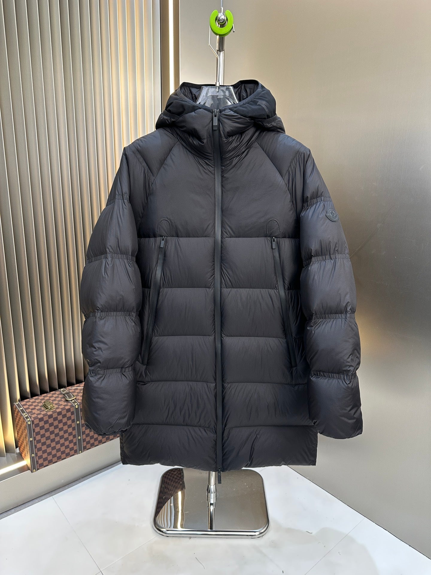 Moncler Down Feather Coat Long Sleeved For Men #1264251