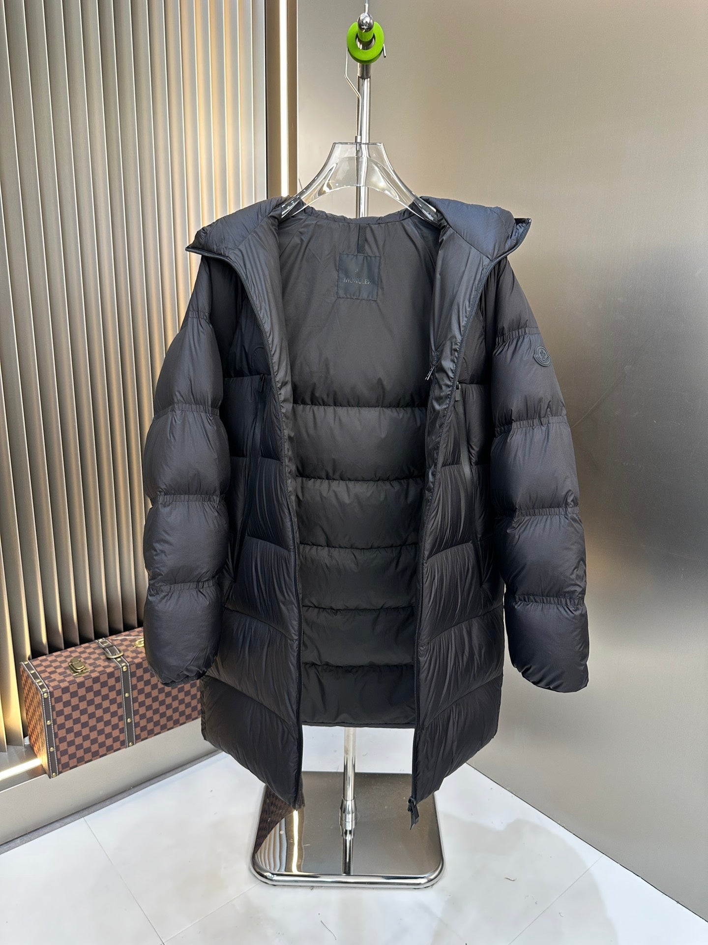 Moncler Down Feather Coat Long Sleeved For Men #1264251