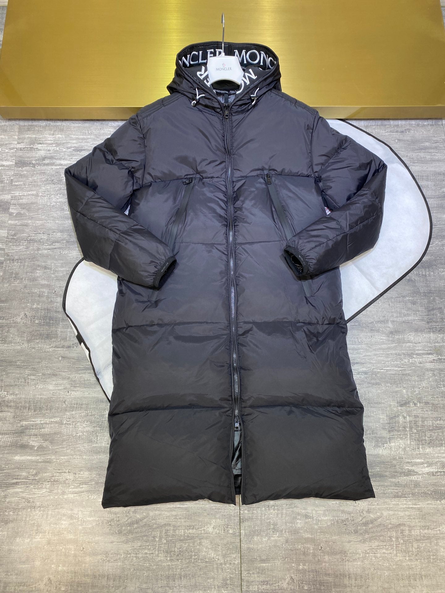 Moncler Down Feather Coat Long Sleeved For Men #1264253