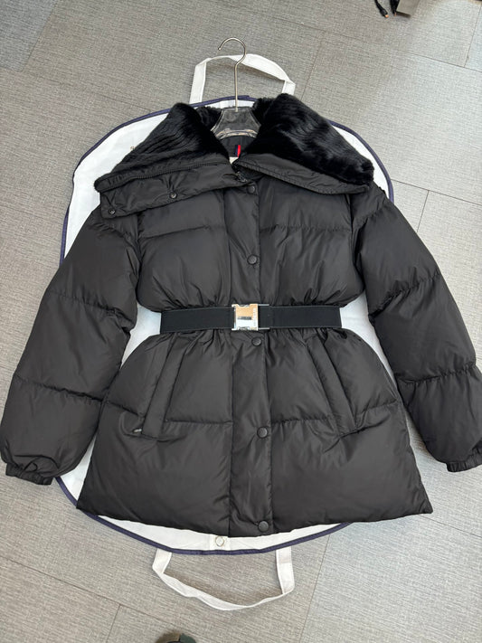 Moncler Down Feather Coat Long Sleeved For Women #1264264