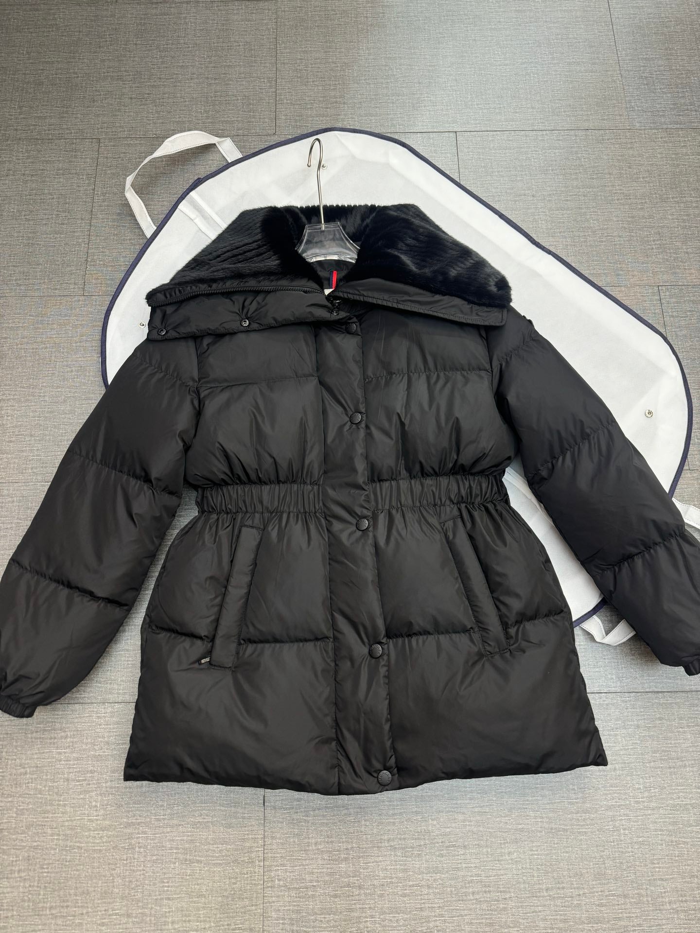 Moncler Down Feather Coat Long Sleeved For Women #1264264