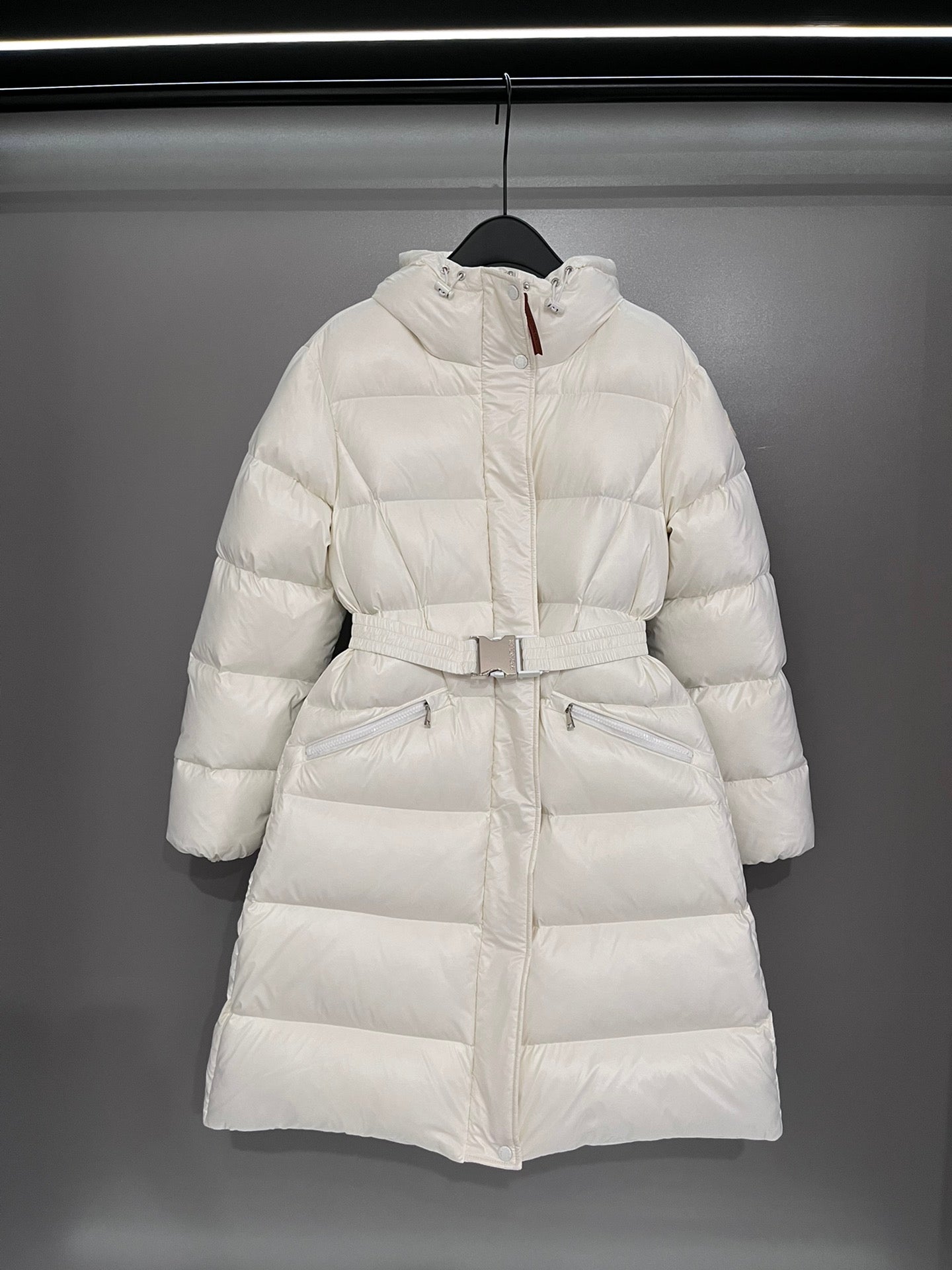 Moncler Down Feather Coat Long Sleeved For Women #1267756