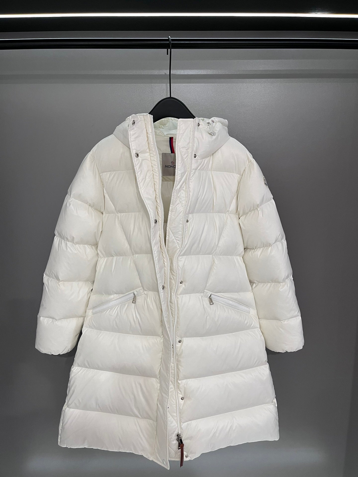 Moncler Down Feather Coat Long Sleeved For Women #1267756