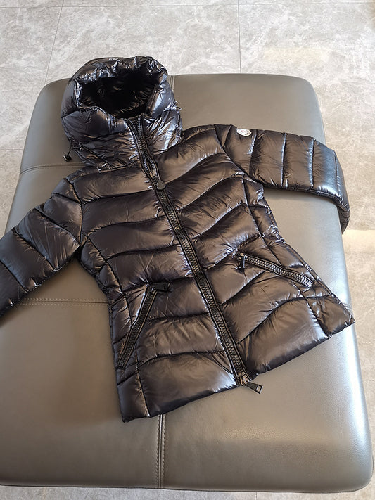 Moncler Down Feather Coat Long Sleeved For Women #793197