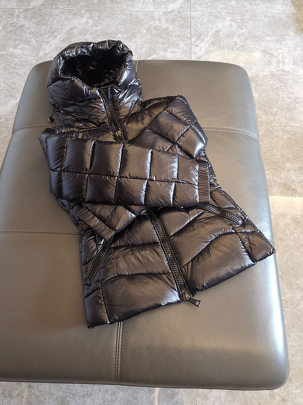 Moncler Down Feather Coat Long Sleeved For Women #793197